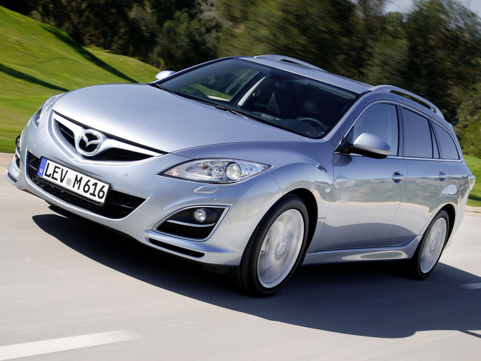 1598056-Mazda-6-2011-1600-11.jpg