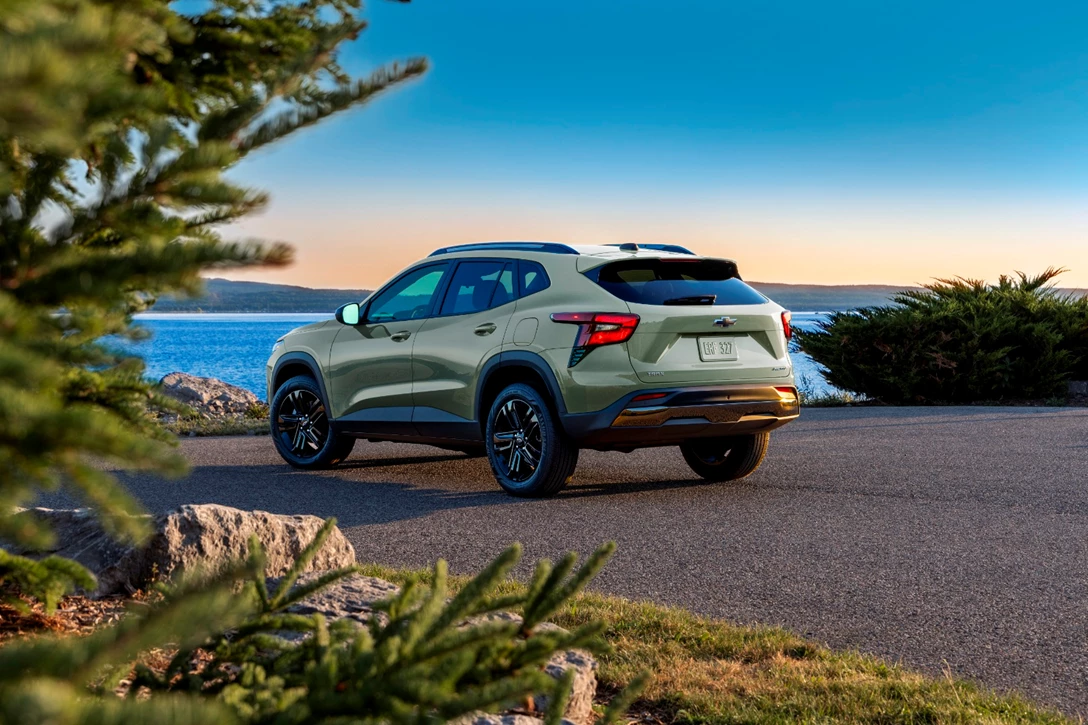 1669203-2024-chevrolet-trax-activ-003.jpg