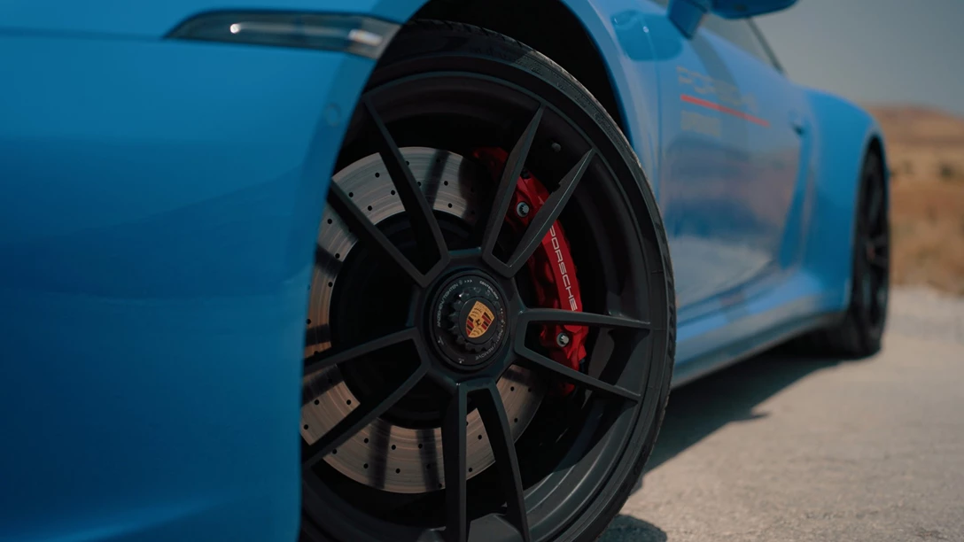 1664877-Porsche 992 GTS.00_57_17_00.Still040.jpg