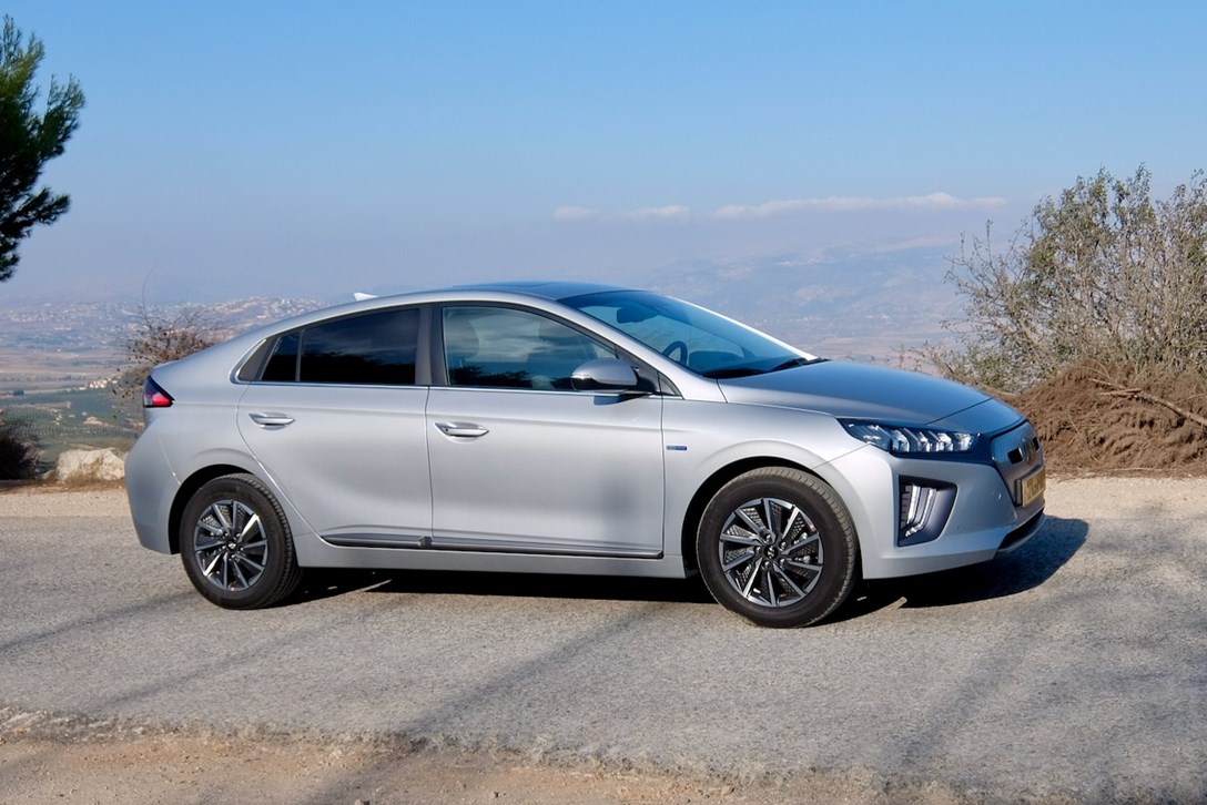 1635698-יונדאי איוניק חשמלית מתיחת פנים מבחן דרכים - 15.jpeg