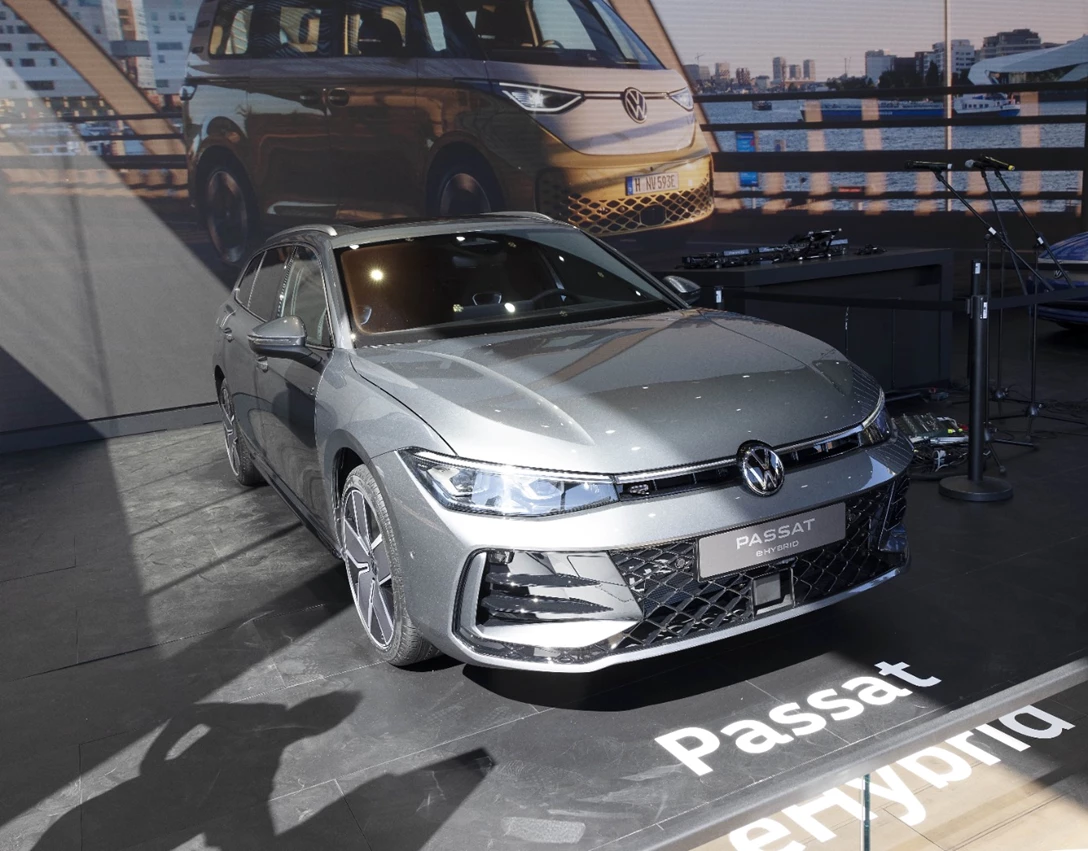 1688096-VW PASSAT-min.jpg