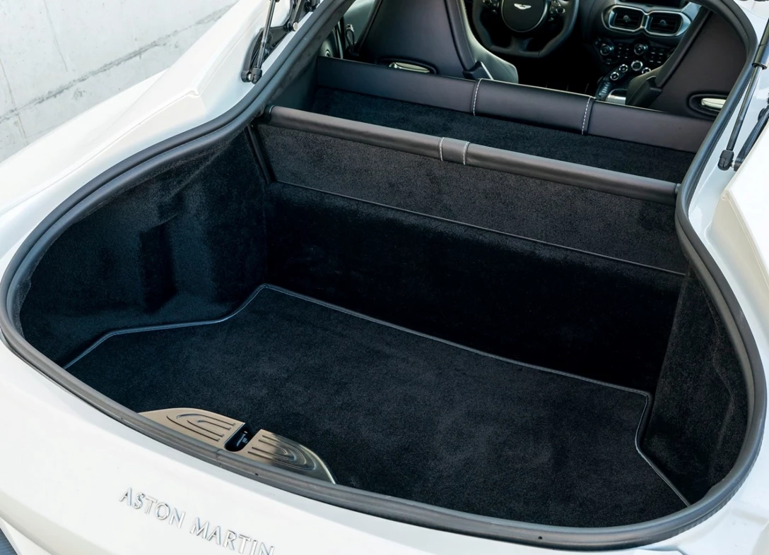 1682180-Aston_Martin-Vantage-2023-14.jpg