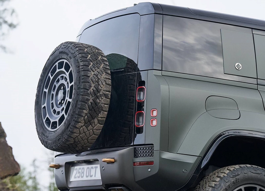 Land_Rover-Defender_90-2025 (28).jpg
