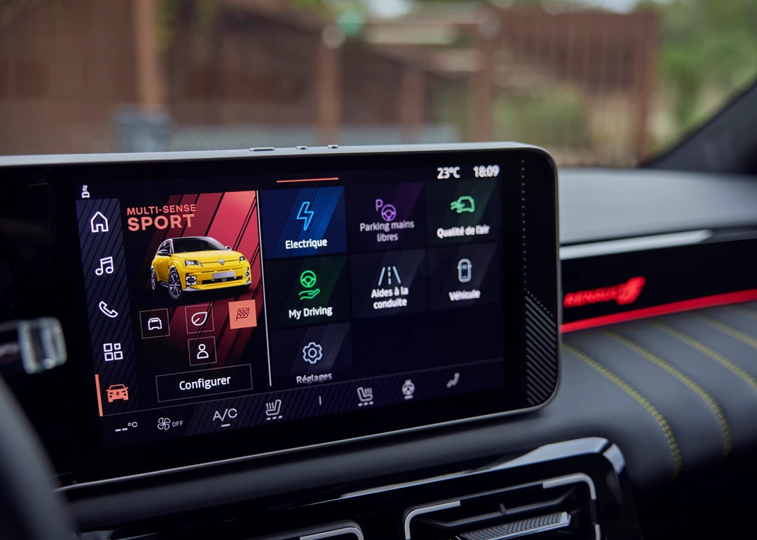 Renault 5 E-Tech electric-2025-10.jpg