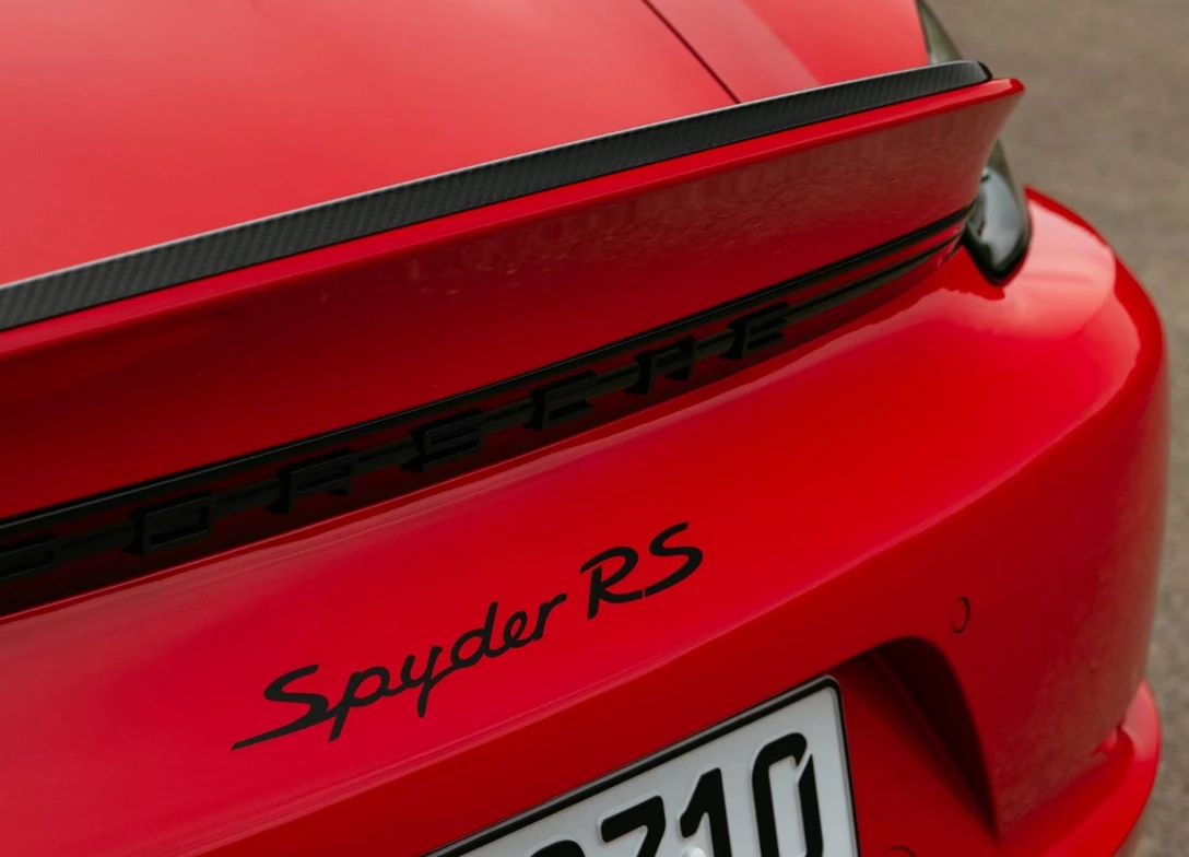 1709839-Porsche-718_Spyder_RS-2025-13.jpg