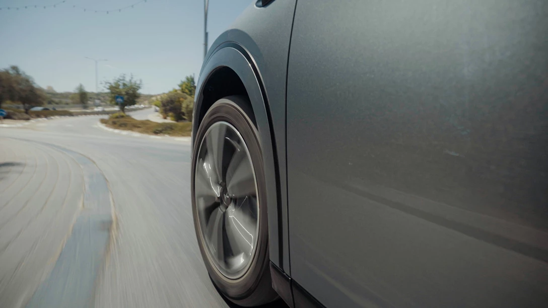 1701393-Xpeng G6 2024.00_50_12_11.Still036.jpg