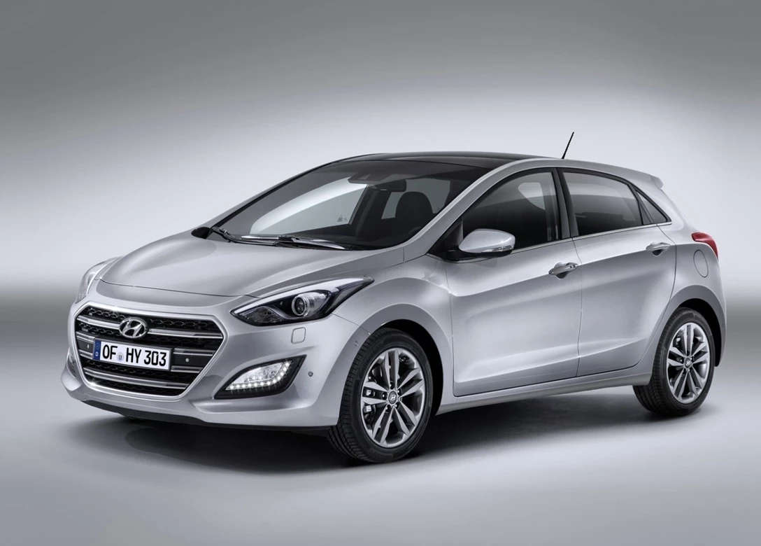 1645670-Hyundai-i30-2015-1600-18.jpg