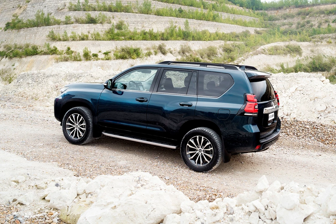 1590519-טויוטה לנד קרוזר מחודש (2).jpg