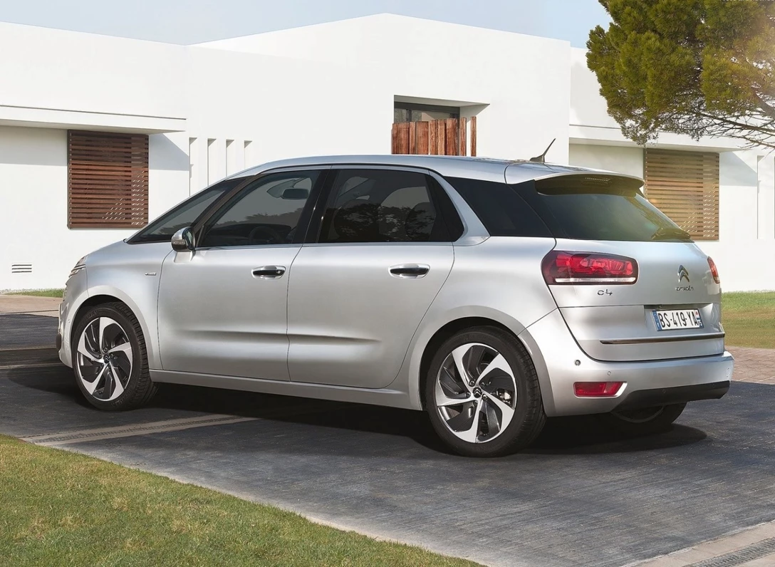 1661078-Citroen-Grand_C4_Picasso-2017-02.jpg
