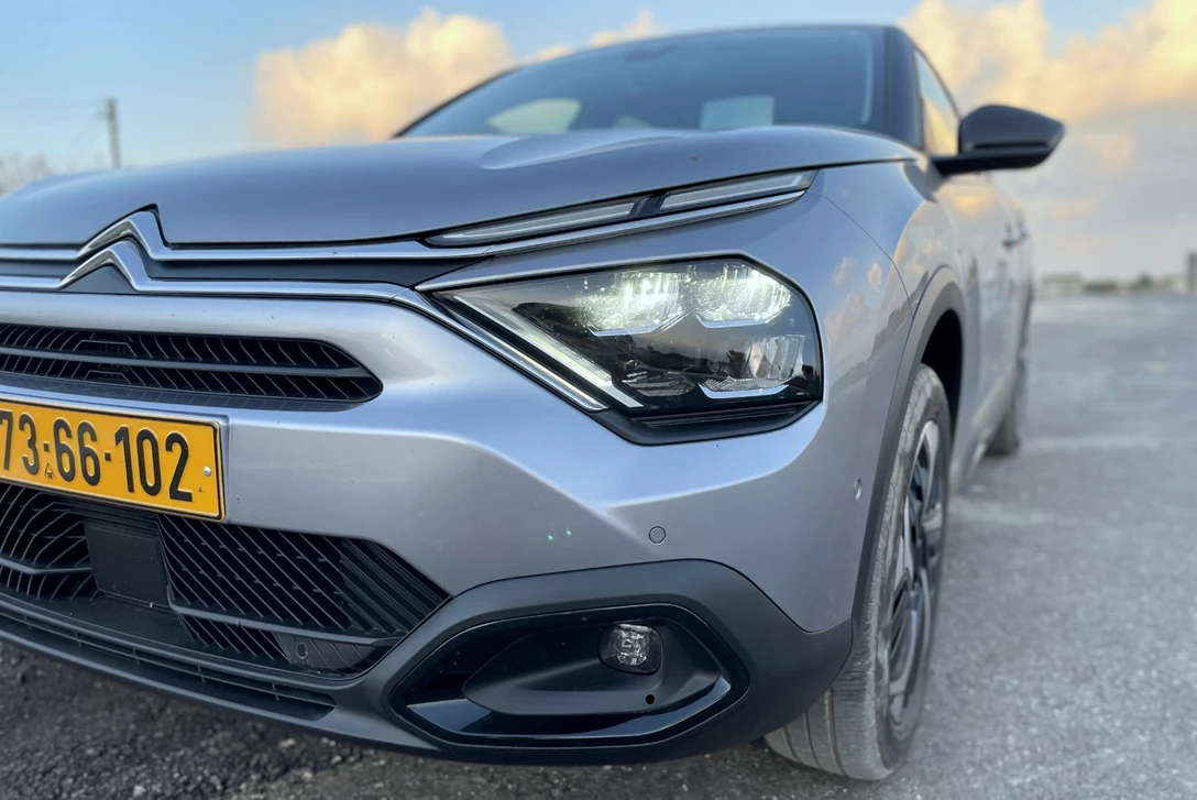 1651695-01-C4 - 13.jpg