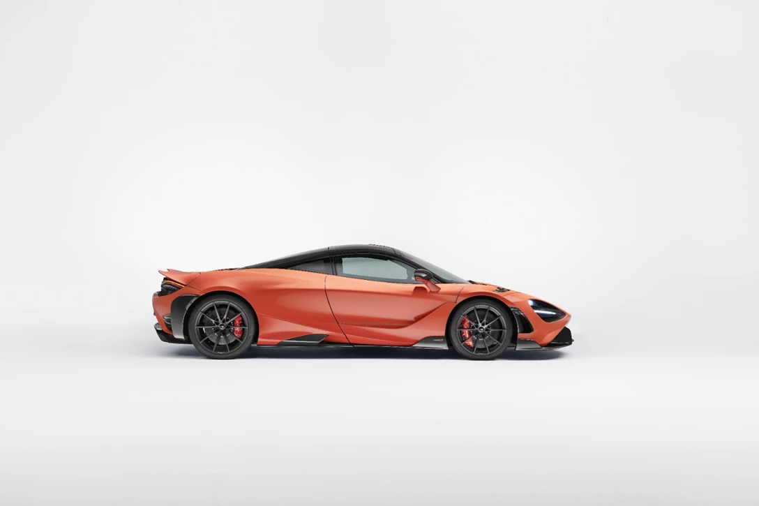 1631227-McLaren 765LT_Studio_01.jpg