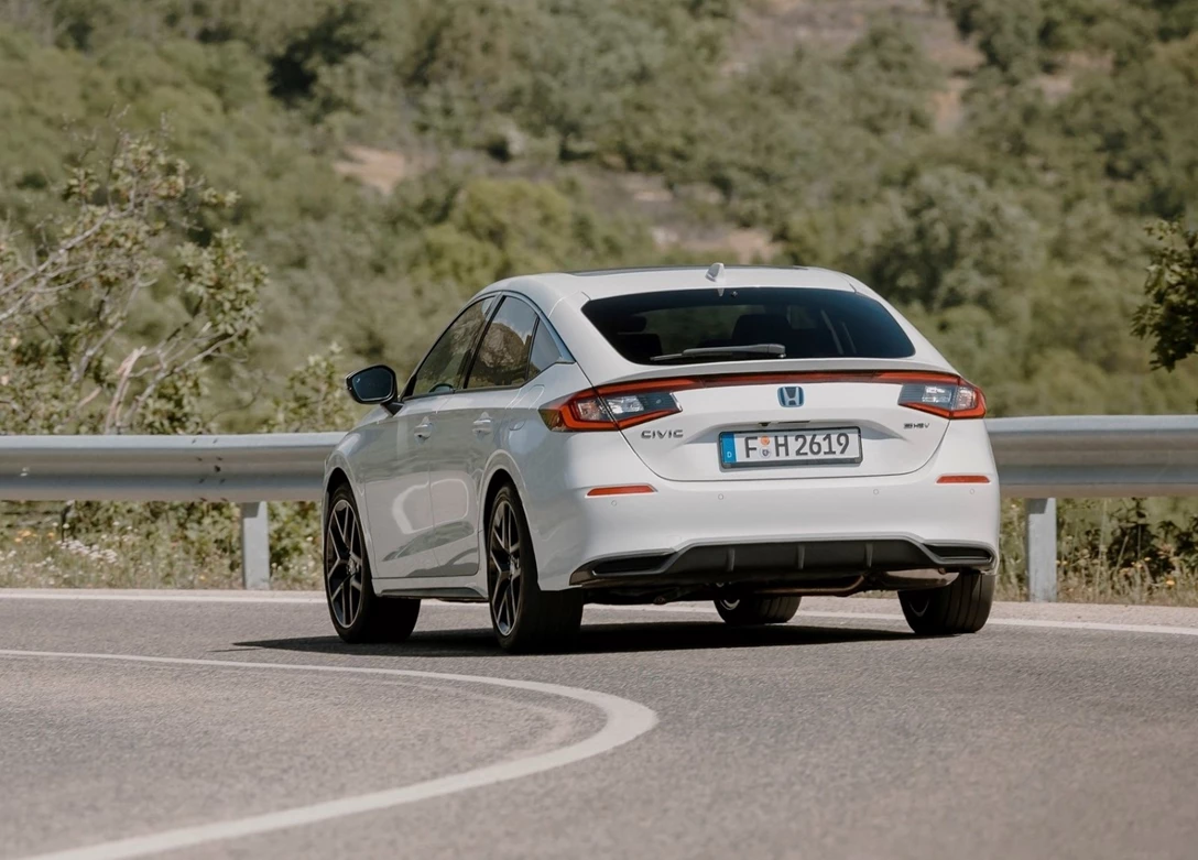 1674109-Honda-Civic_eHEV_EU-Version-2023-02.jpg