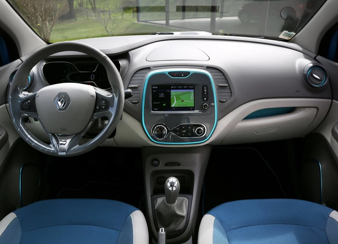 1647889-Renault-Captur-2015-05.jpg