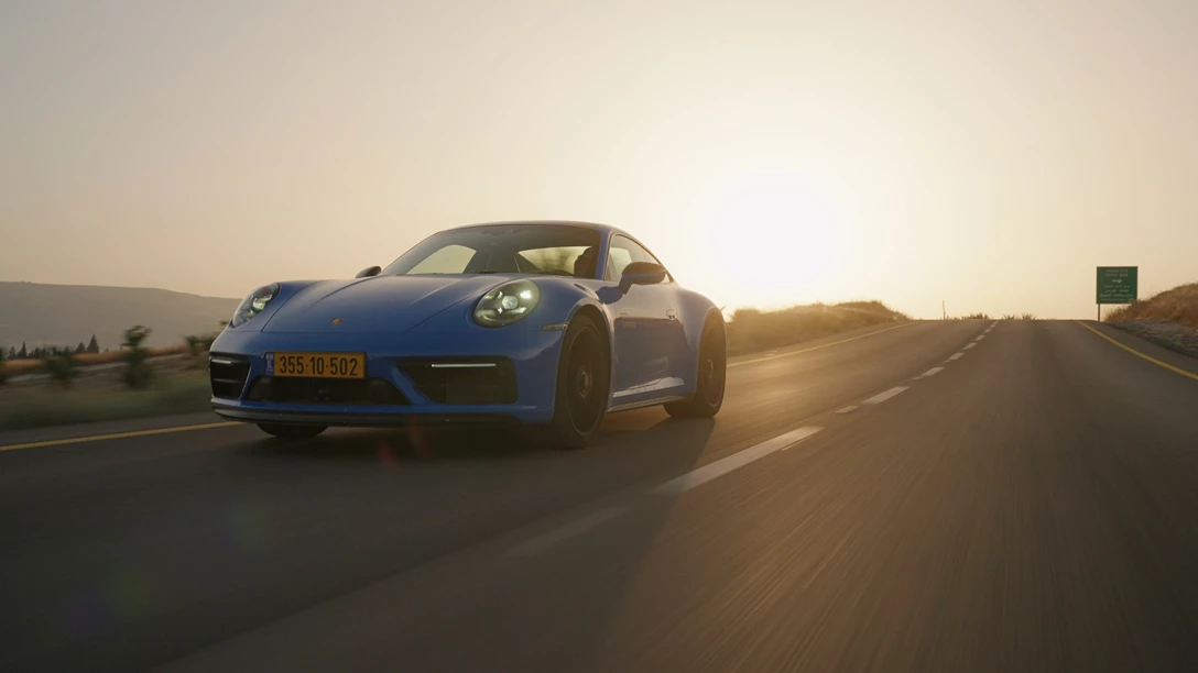 1664863-Porsche 992 GTS.01_05_12_02.Still070.jpg