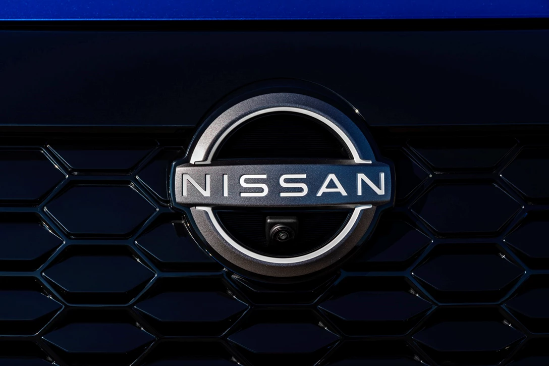 1657818-Nissan_Juke_Hybrid_BlueDetail_002.JPG.jpg