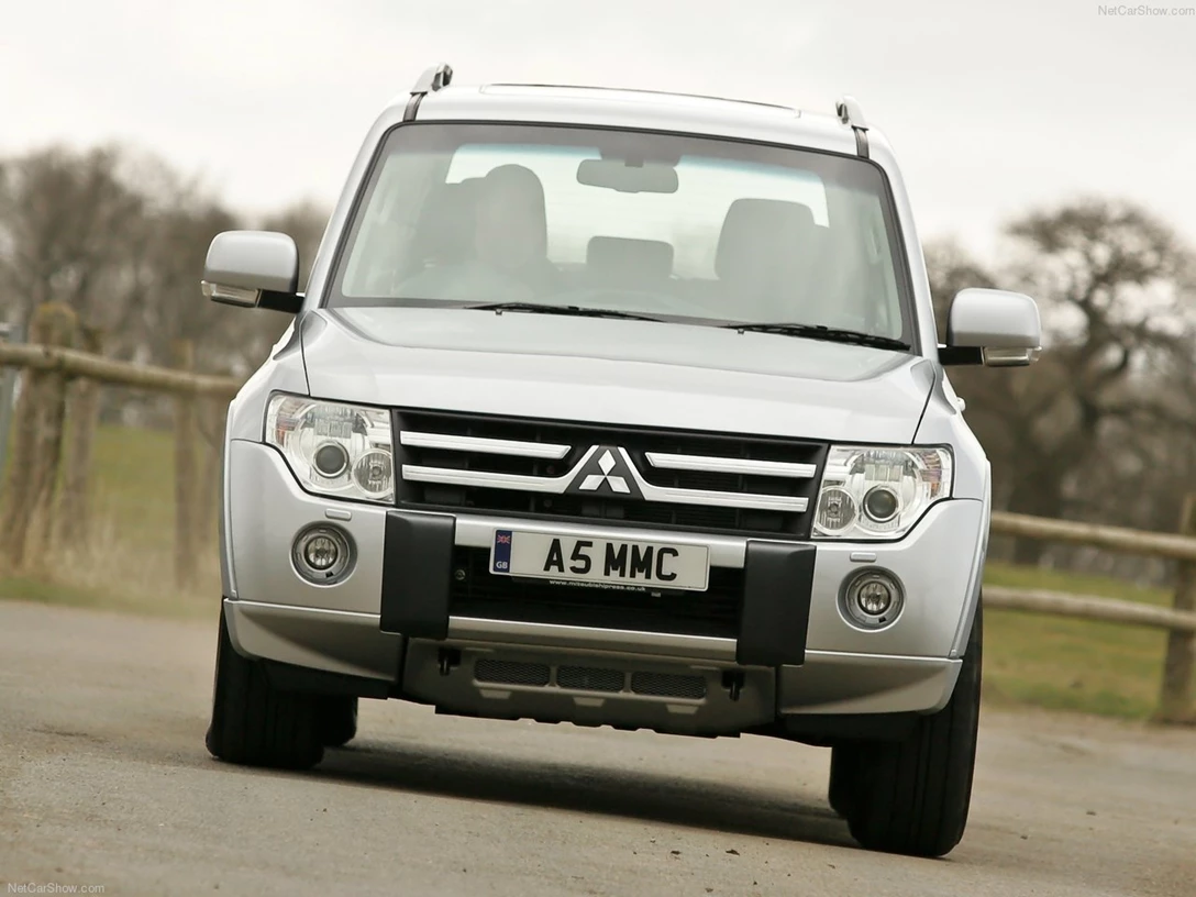 1658758-Mitsubishi-Shogun 3.jpg