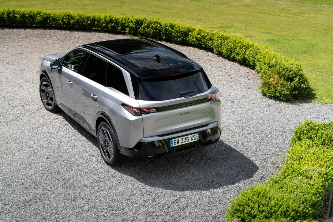 1698608-PEUGEOT_E5008TESTDRIVE_2406TC1645-min.jpg