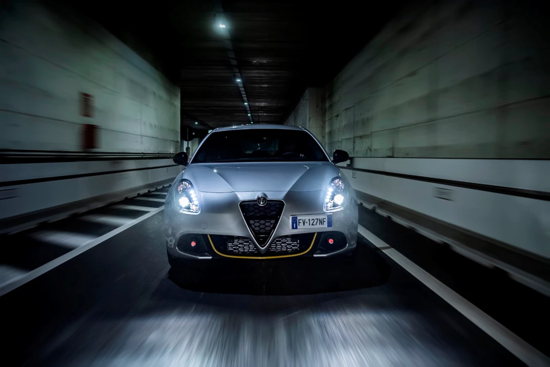 1614800-190410_Alfa-Romeo_Giulietta-Veloce_11.jpg