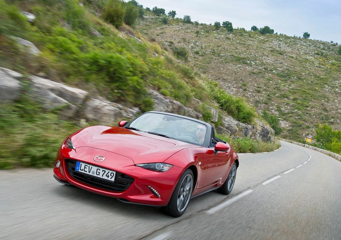 1701550-Mazda-MX-5-2016-1280-f6890ea7eb85286e41711852a2bffc8563.jpg