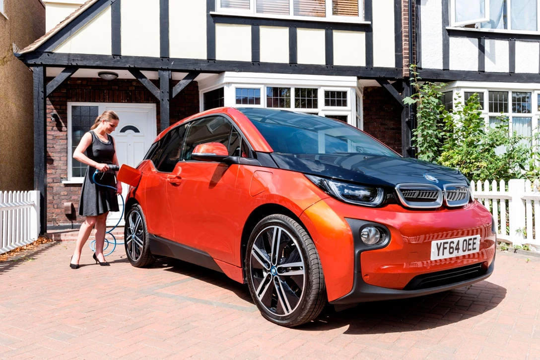 1608535-BMW i3 home charging_1.JPG