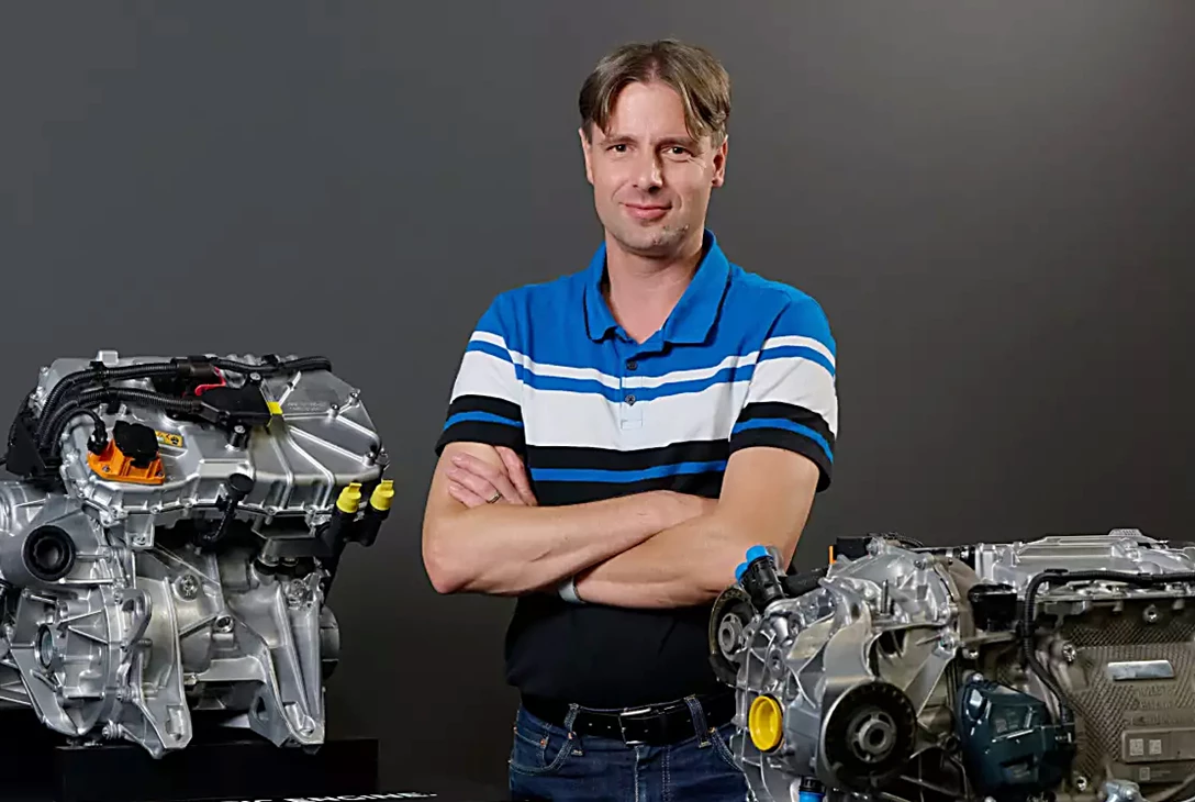 BMW IX3 engine int.jpg