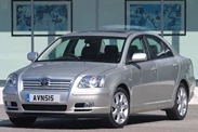 Toyota-Avensis-2004-2006-04.jpg