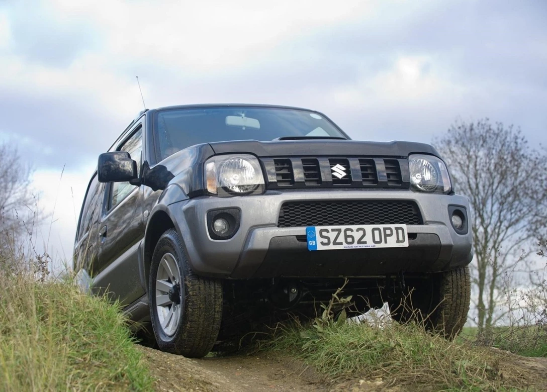 1644606-Suzuki-Jimny-2018-04.jpg