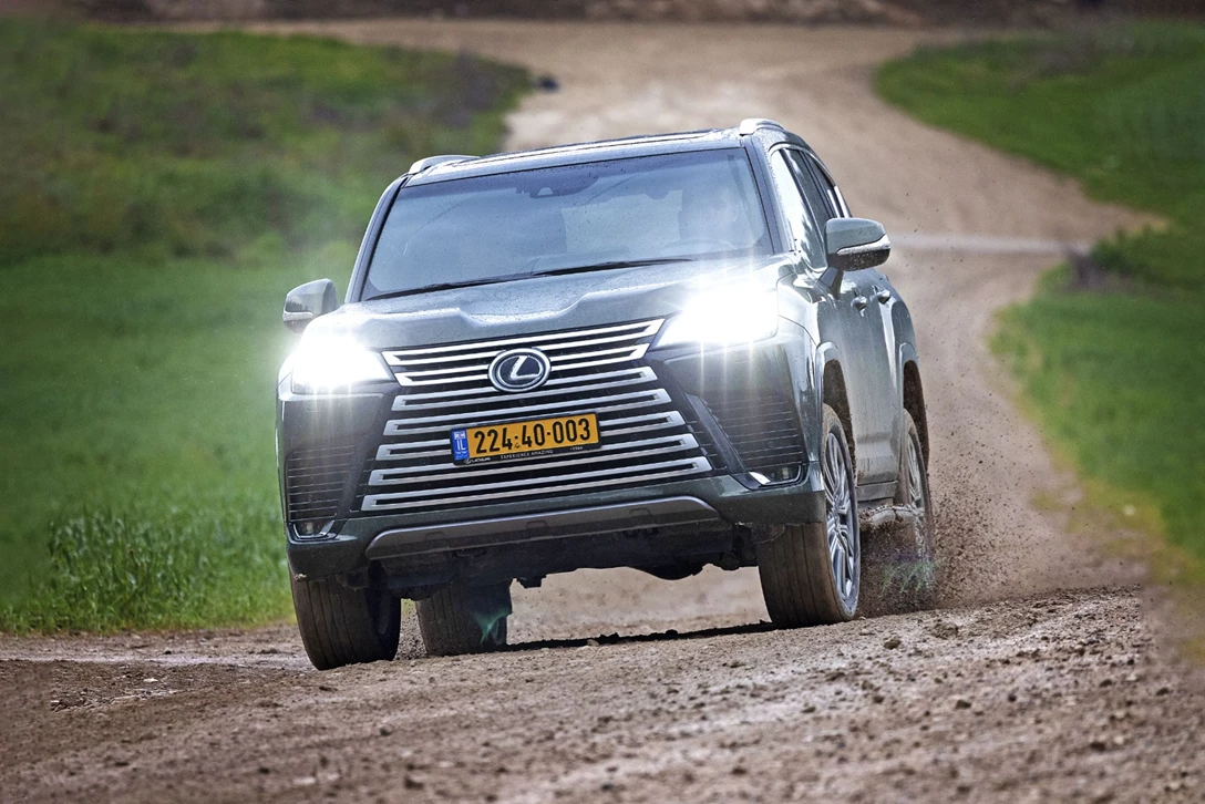 1679531-2J8A3195 copy-min.jpg