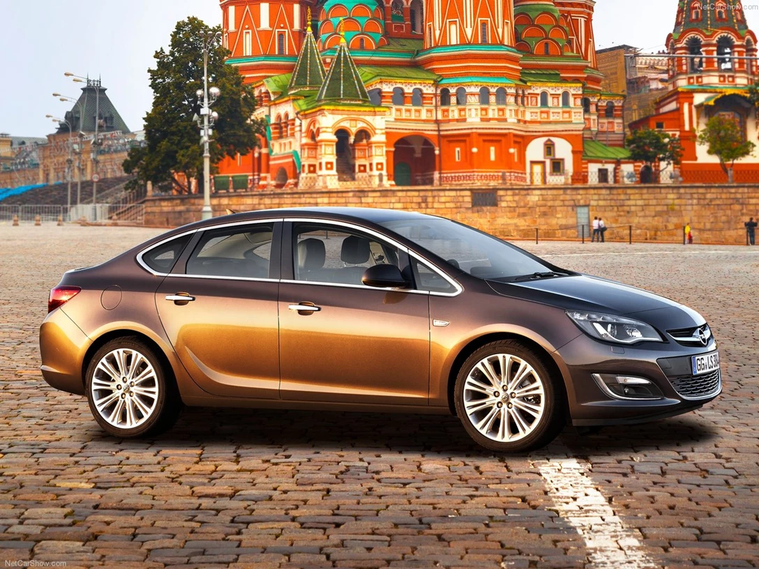 Opel-Astra_Sedan 4.jpg