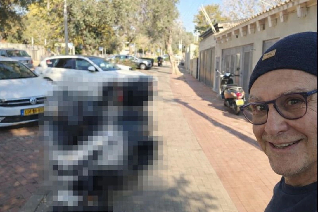 צביקה הדר והאופנוע