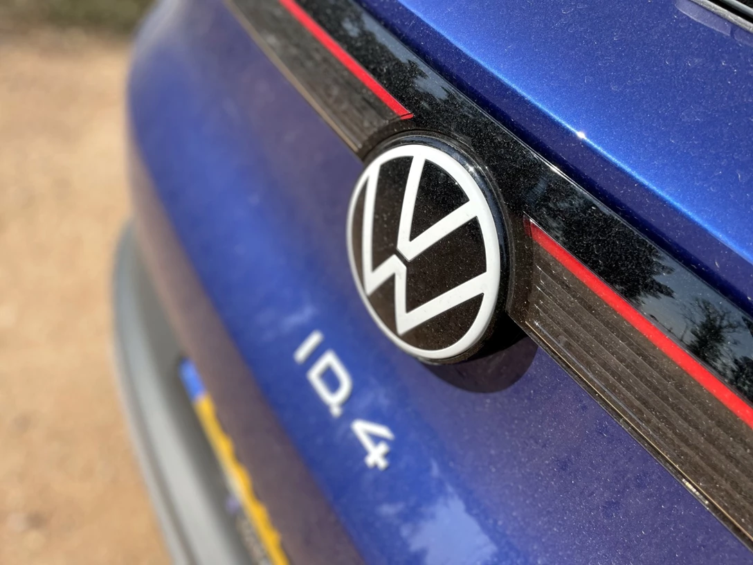 1672090-ID4 - 10-min.jpg