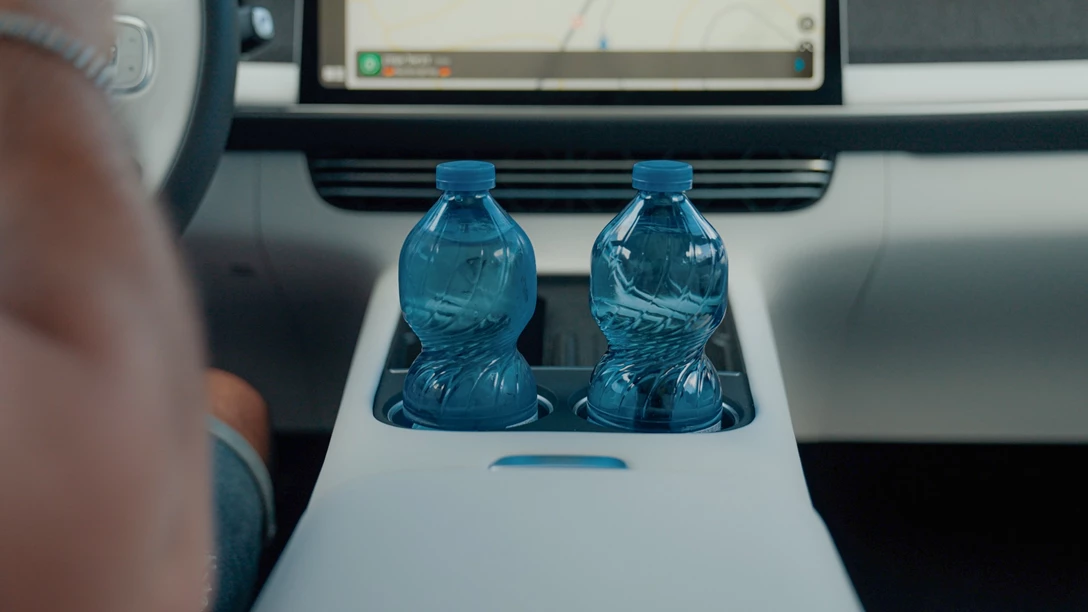 1701418-Xpeng G6 2024.00_35_36_17.Still060.jpg