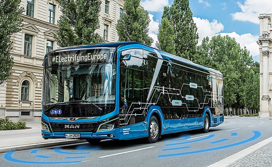 1682074-MAN AUTONOMUS BUS-min.jpg