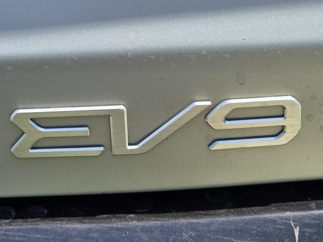 1712120-kia ev (73).jpg