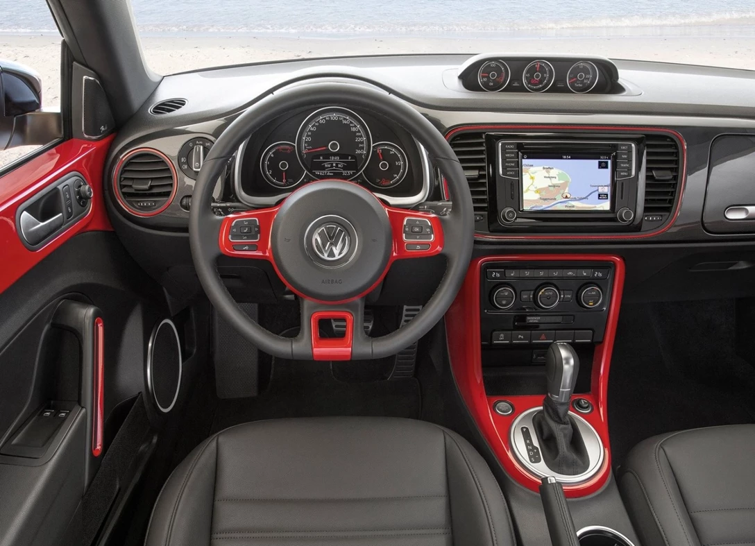 1671211-Volkswagen-Beetle-2018-04.jpg