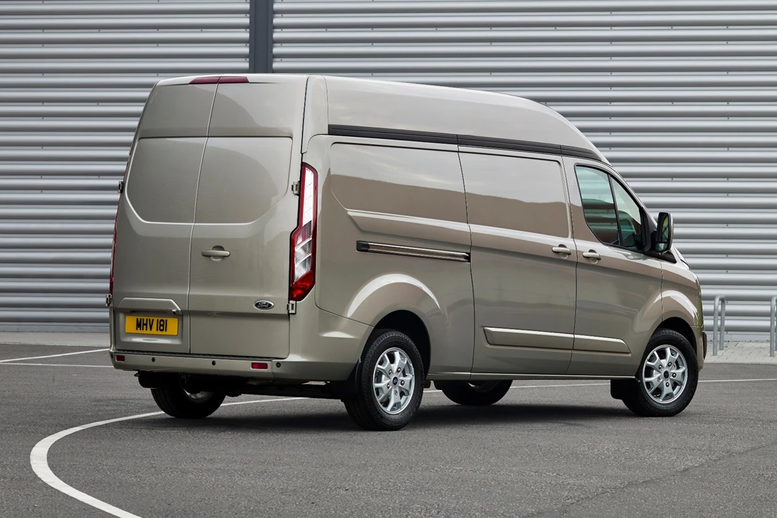 1598171-פורד טרנזיט קאסטום (2).jpg