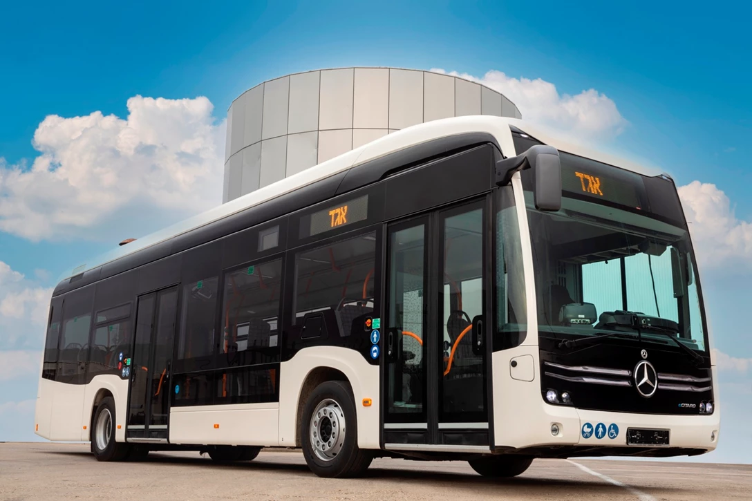 1639386-מרצדס סיטארו.jpg