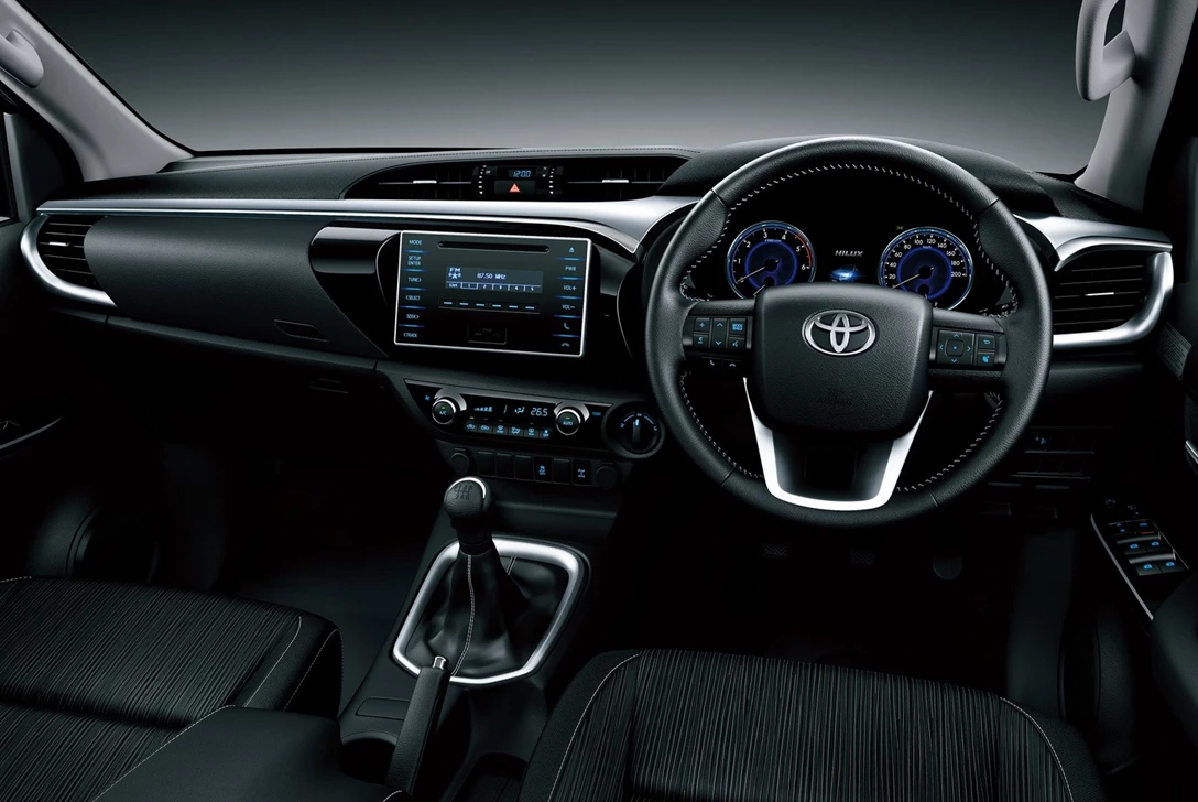 טויוטה היילקס 2016