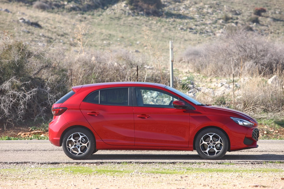 1706065-yarismazda (260).JPG