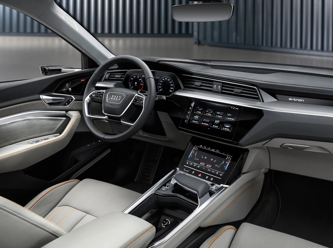 1649930-Audi-e-tron-2019-07.jpg