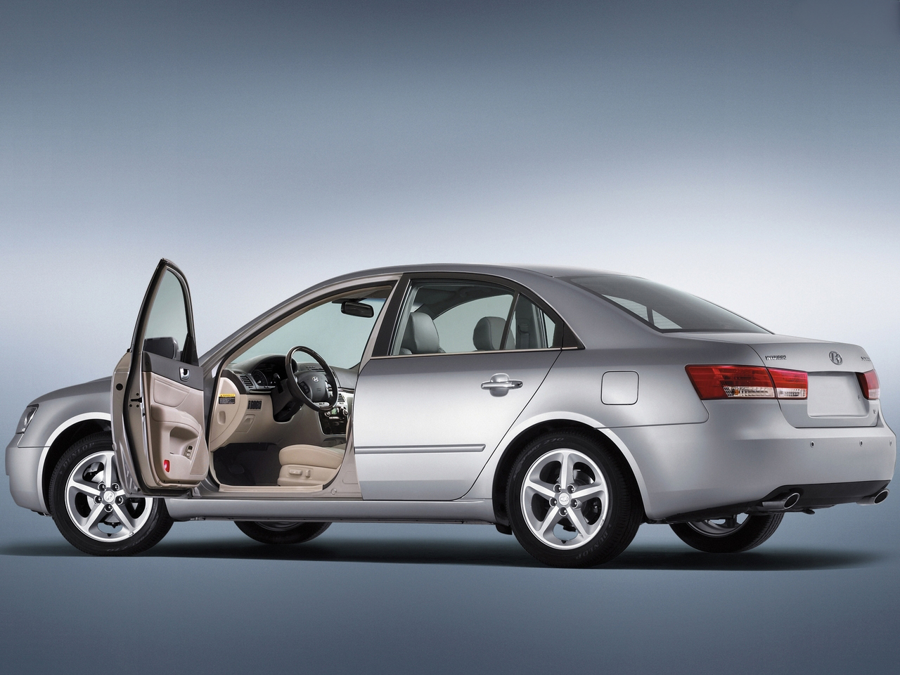 1593527-Hyundai-Sonata 4.jpg