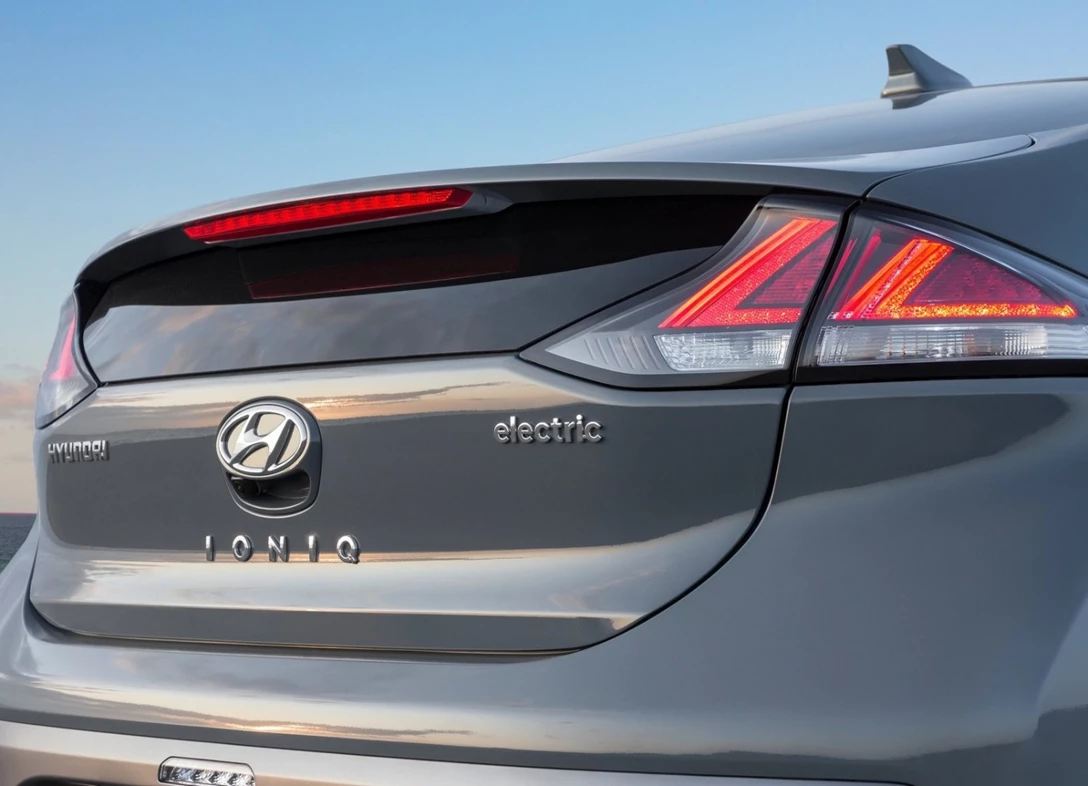 1636194-Hyundai-Ioniq-2020-06.jpg