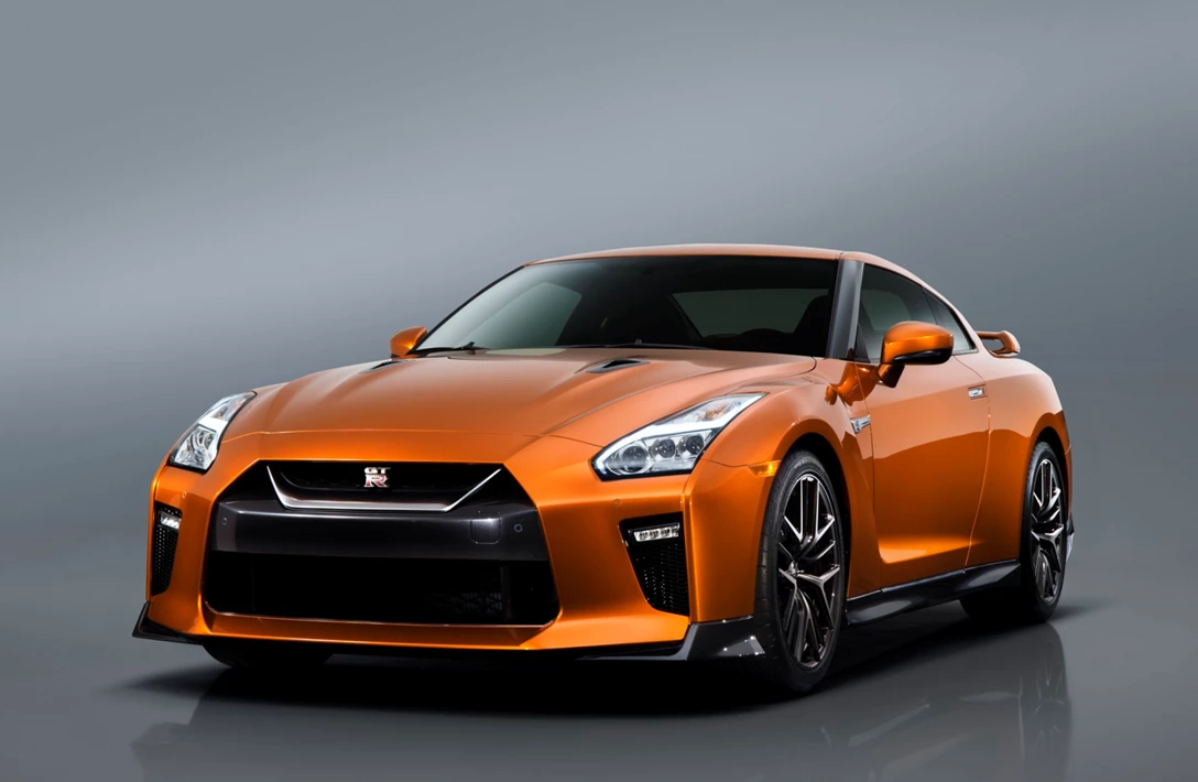 1582621-2017_nissan_gtr_27.jpg