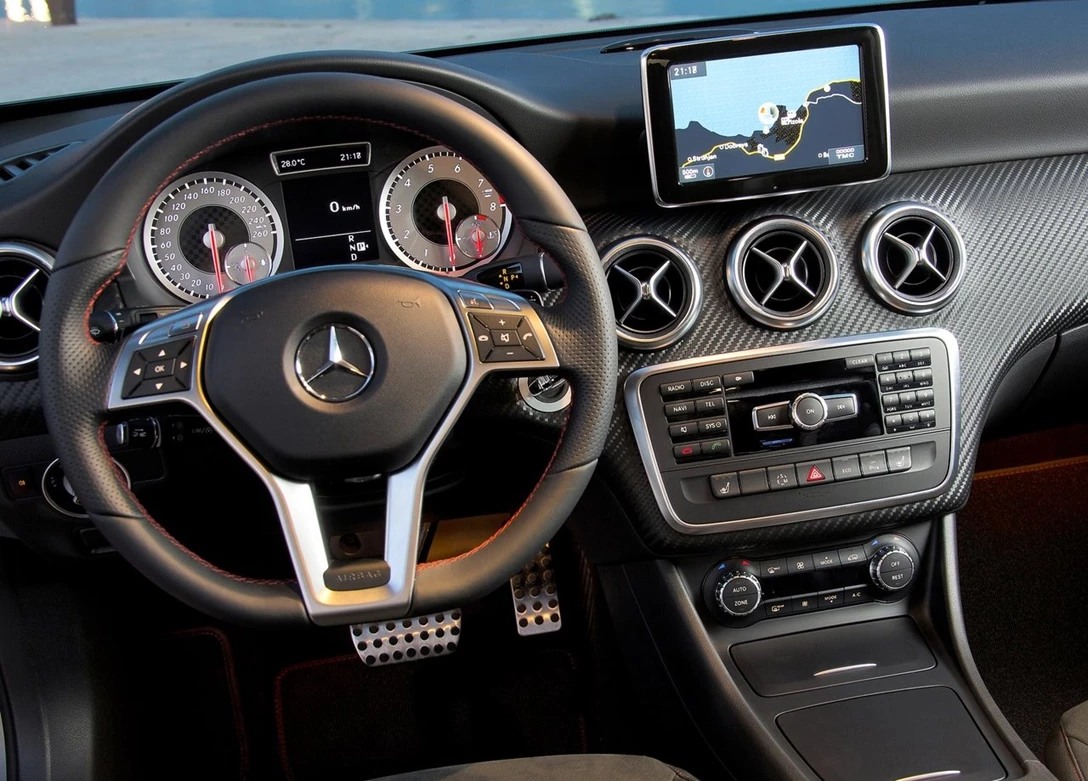 1647235-Mercedes-Benz-A-Class-2013-1280-8c.jpg