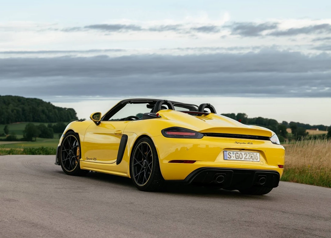 1709829-Porsche-718_Spyder_RS-2025-03.jpg