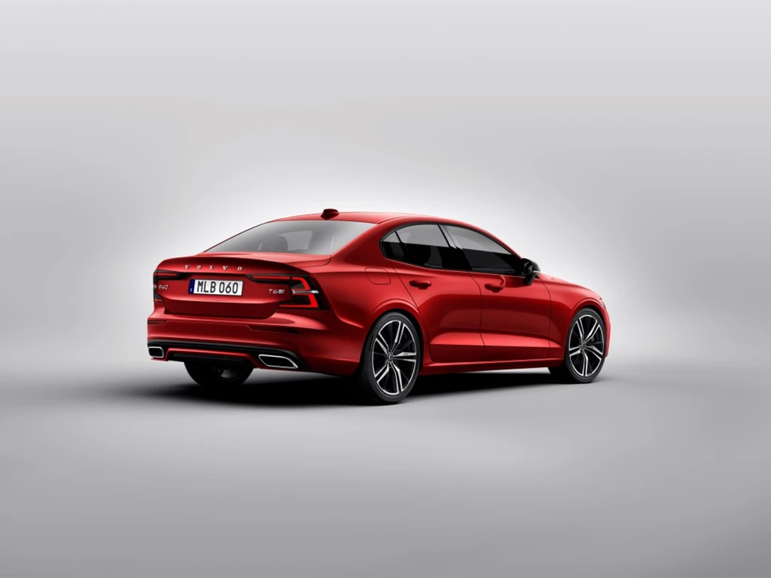 1597580-230892_New_Volvo_S60_R-Design_exterior.jpg