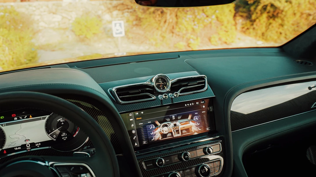 1661419-Bentley Bentayga S 2022.00_41_38_03.Still105 copy.jpg