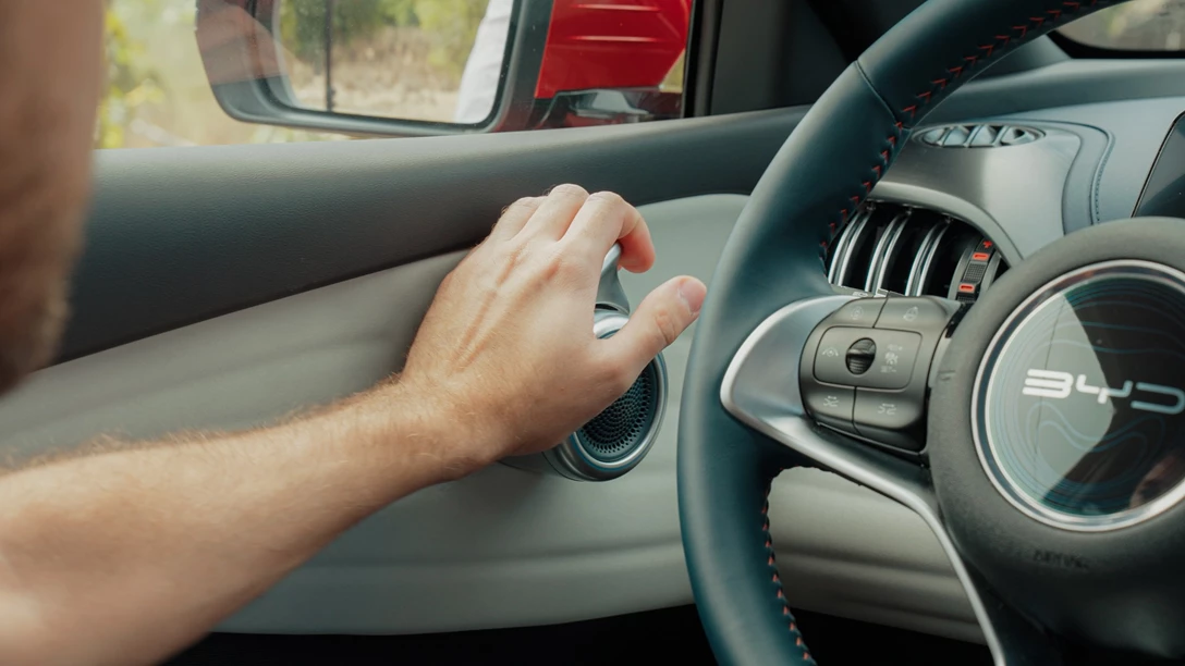 1672501-BYD ATTO 3.01_08_33_21.Still094 copy.jpg