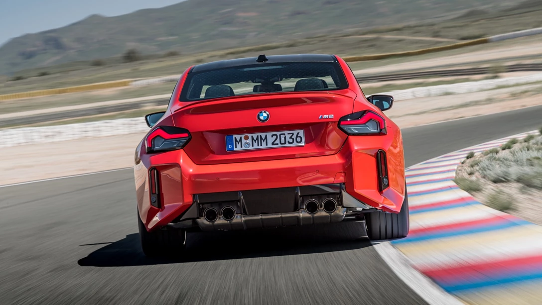 1684125-P90482748_highRes_the-all-new-bmw-m2-r.jpg