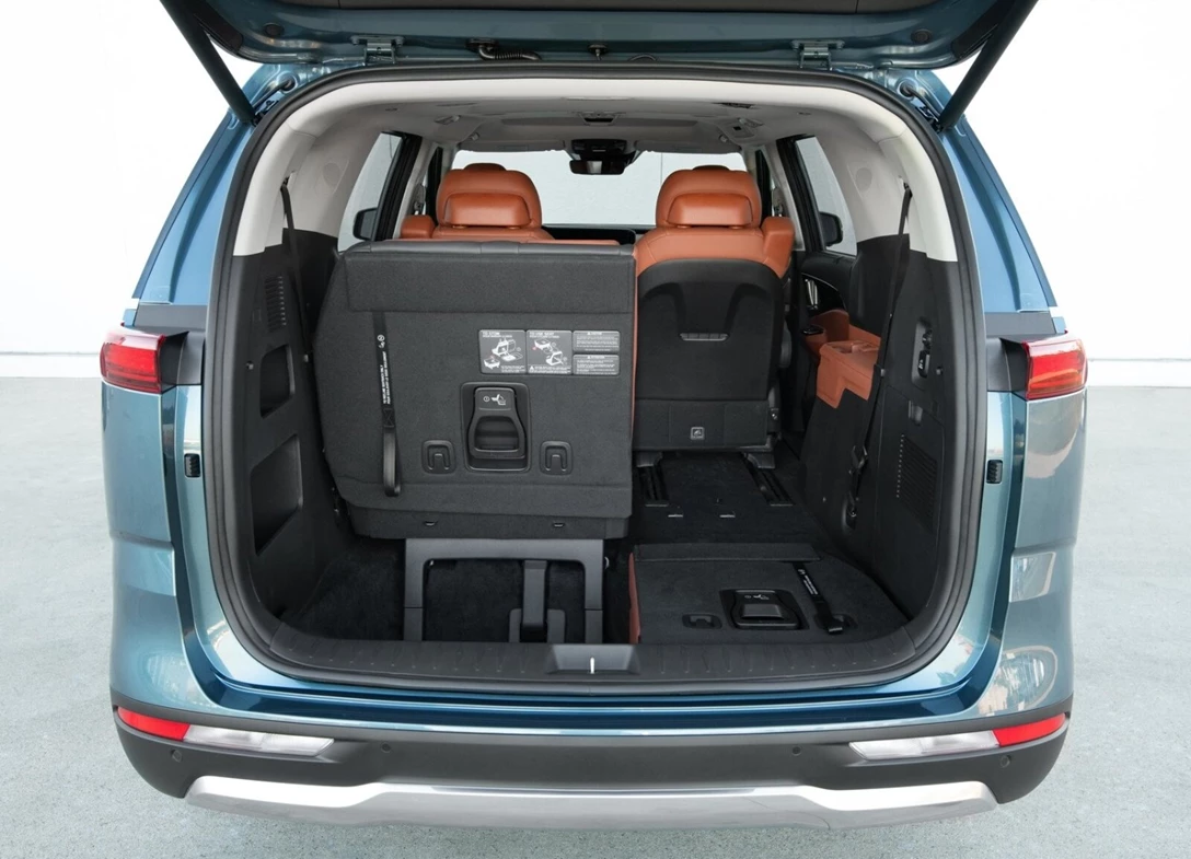 1677022-Kia-Carnival-2023-10.jpg